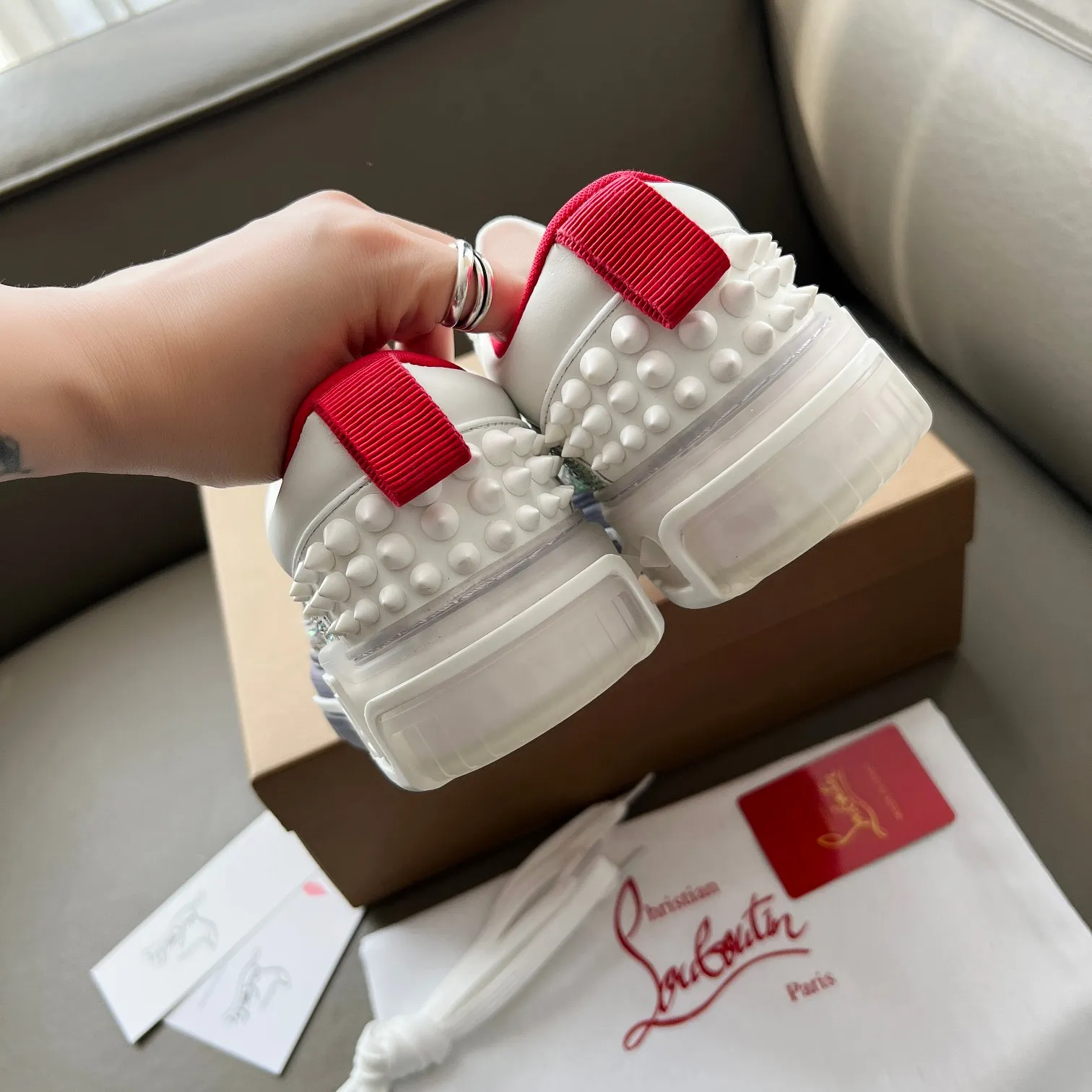 Men's shoes 💰760 🌹🌹🌹̋ Wang Junkai Yang Mi Xu Kai Zhang Jingyi Ding Chengxin Chen Muchi Wang Ziyi Same style Christian Louboutin 2024 [New product] Drill surface ASTROLOUBI lesbian thick-soled sports shoes red-soled shoes perfectly integrate fashion and sports, The fabrics are made of luxurious calfskin, soft suede, smooth satin and laminated leather, and the back is decorated with classic rivets. The interior is blended with a knitted tongue for added durability, breathability and quick-drying comfort. The outsole is made of a combination of EVA foam and imported rubber, and the colorful CL iconic letters on the side of the outsole show the brand's unique style. It is a ceiling-level comfortable skate shoe! ! ! Multiple colors available, currently women’s sizes 35-39 (40 custom made)